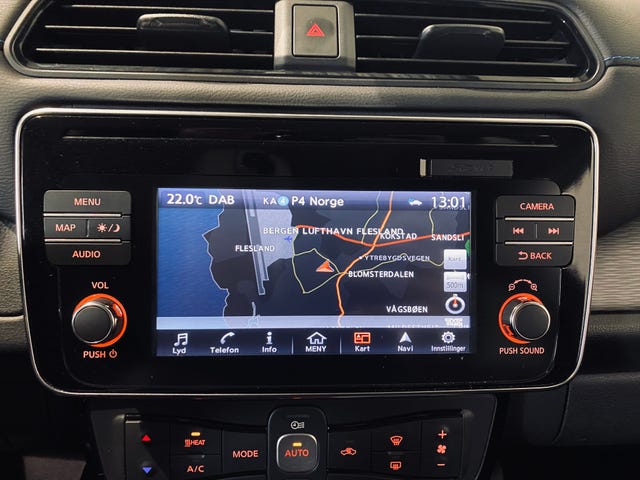 2019 NISSAN LEAF - 25