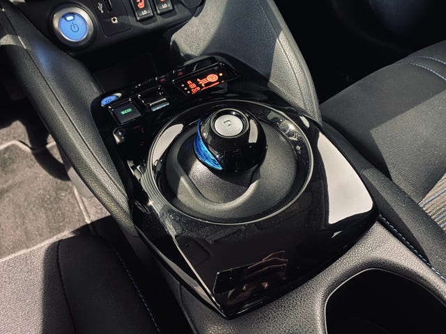 2019 NISSAN LEAF - 22