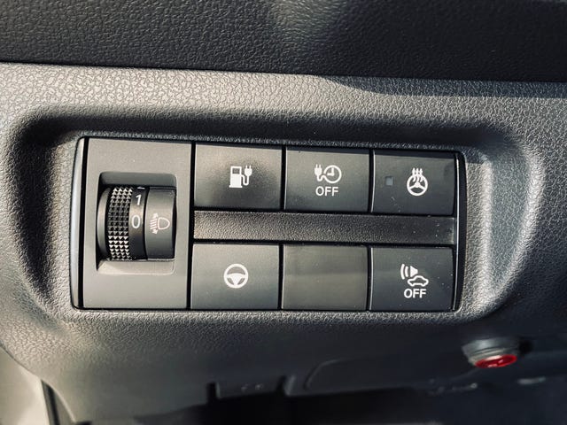 2019 NISSAN LEAF - 18