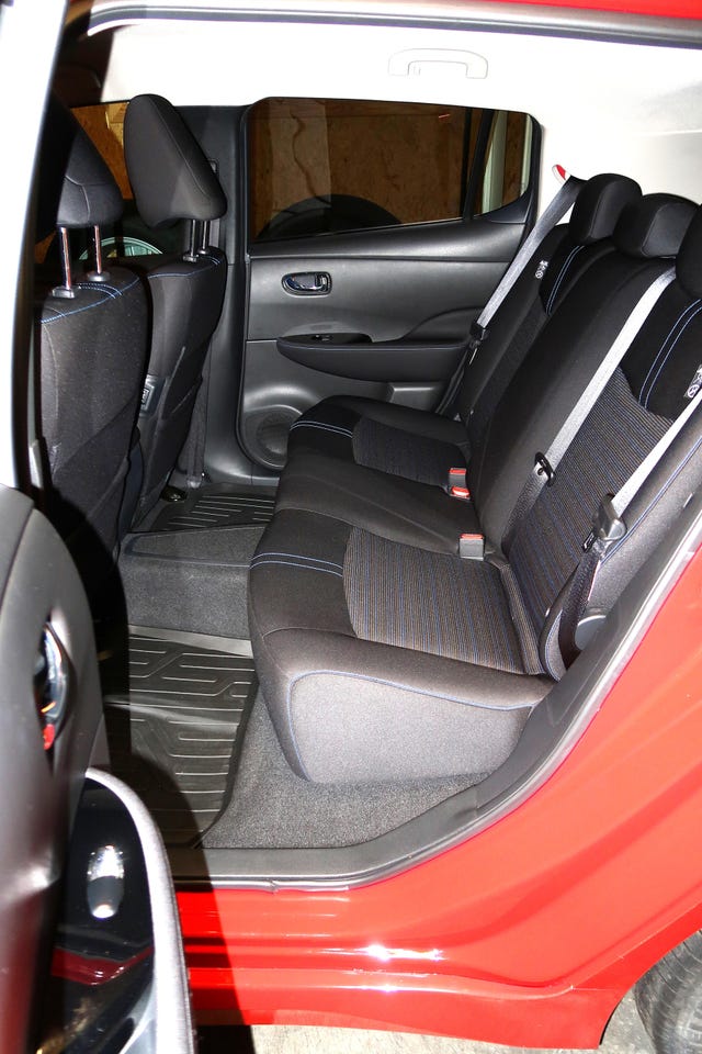 2019 NISSAN LEAF - 11