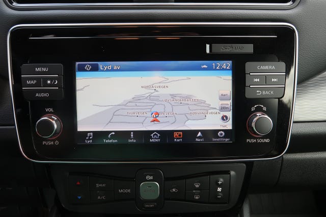 2019 NISSAN LEAF - 18