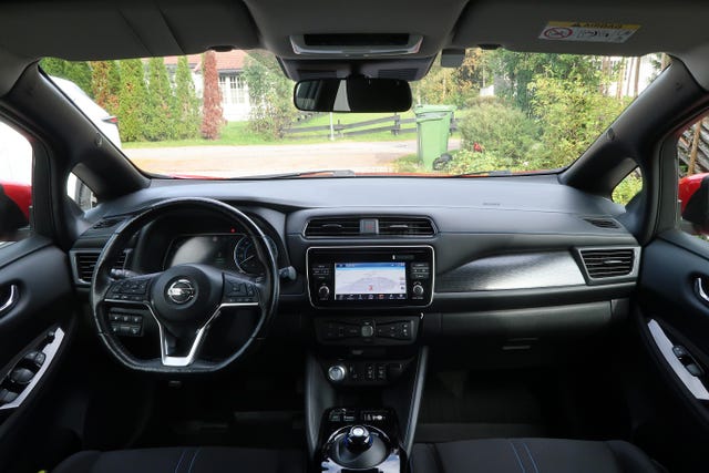 2019 NISSAN LEAF - 12