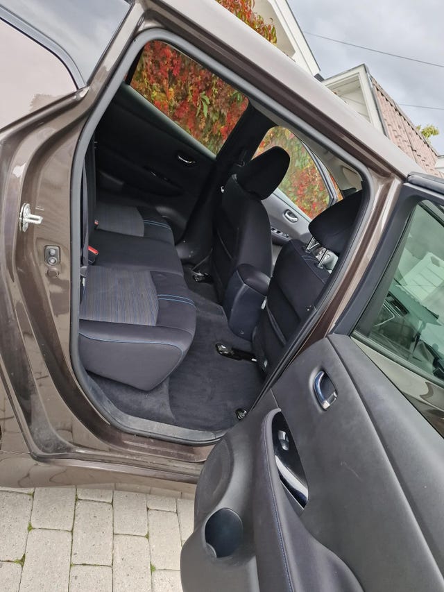 2019 NISSAN LEAF - 25