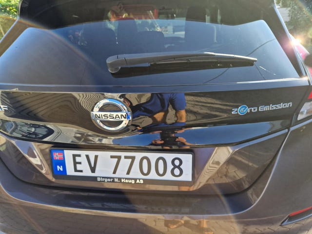 2019 NISSAN LEAF - 19