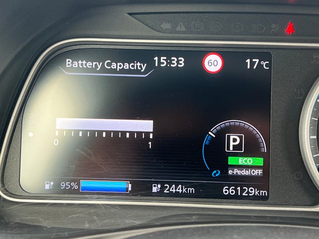2019 NISSAN LEAF - 10