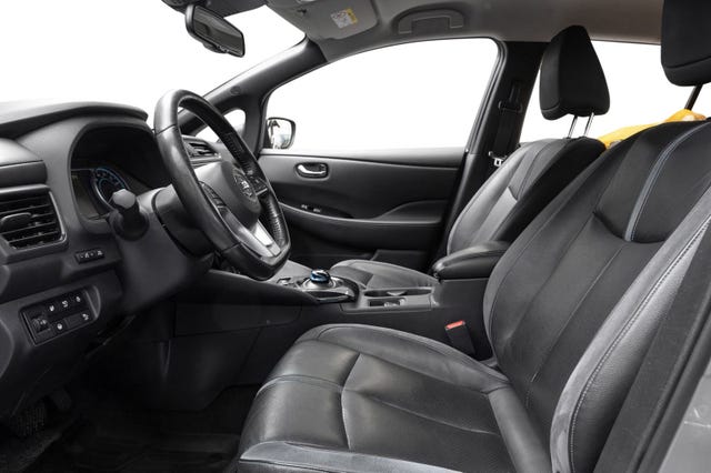 2021 NISSAN LEAF - 10