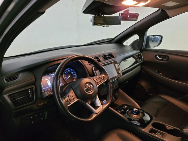 2021 NISSAN LEAF - 11