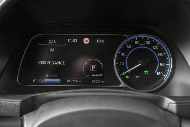 2021 NISSAN LEAF - 11