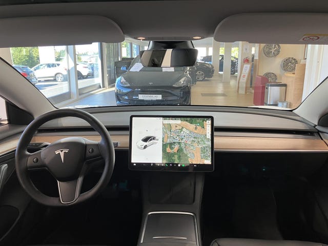 2022 TESLA MODEL 3 - 13
