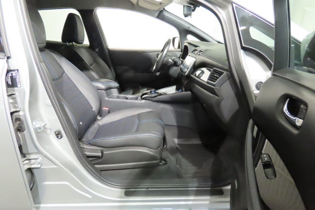 2021 NISSAN LEAF - 23