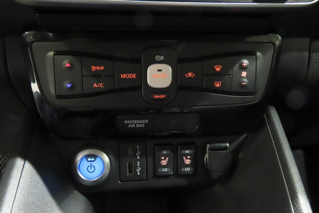2021 NISSAN LEAF - 17