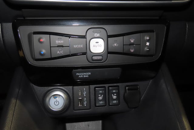 2021 NISSAN LEAF - 18