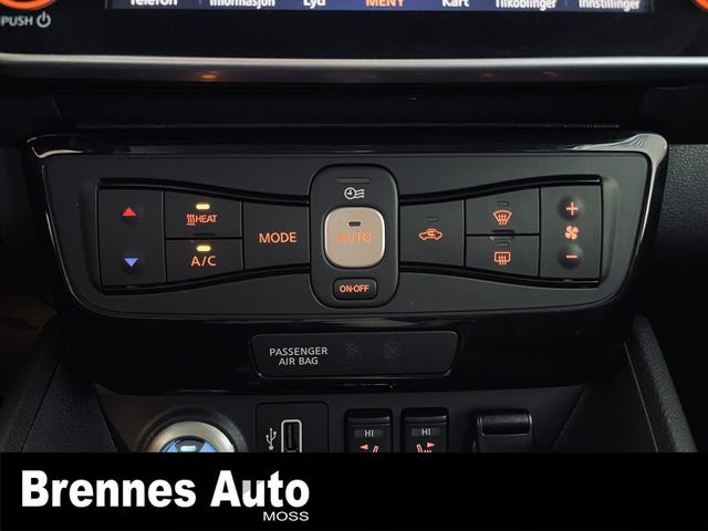 2019 NISSAN LEAF - 24