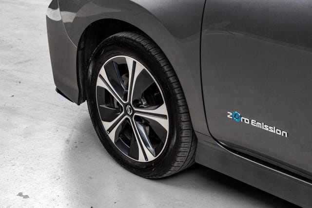2019 NISSAN LEAF - 11