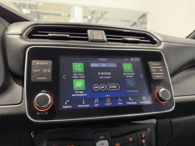 2019 NISSAN LEAF - 19