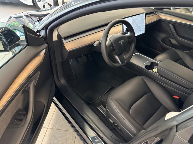 2022 TESLA MODEL 3 - 31