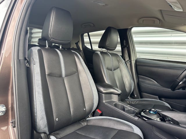 2019 NISSAN LEAF - 32