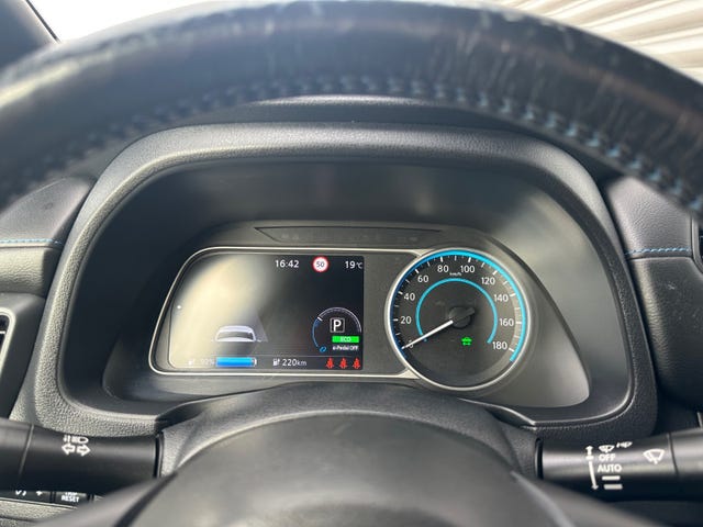 2019 NISSAN LEAF - 26