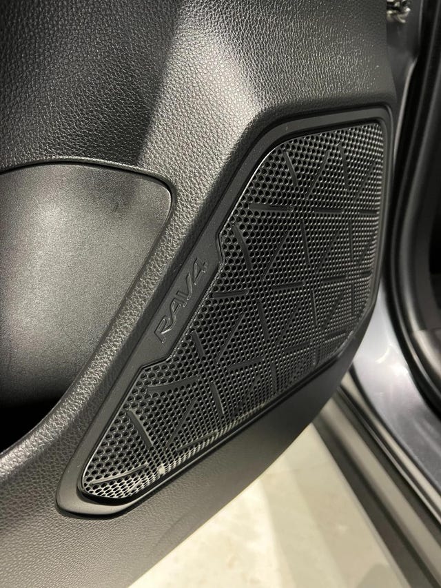 2021 TOYOTA RAV4 - 33