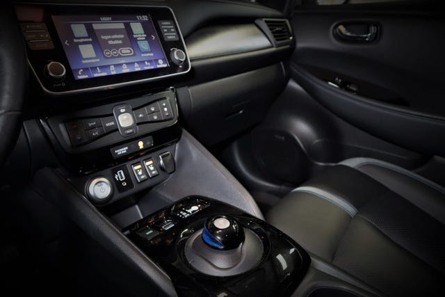 2019 NISSAN LEAF - 54