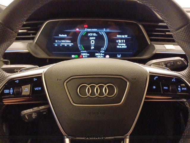 2024 AUDI Q8 - 32