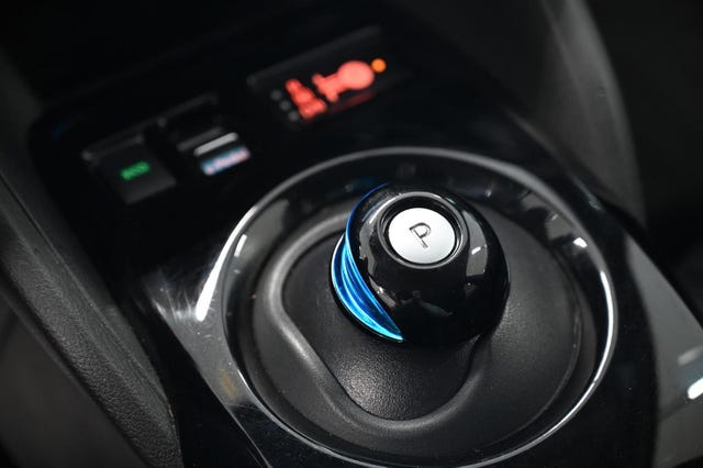2019 NISSAN LEAF - 31