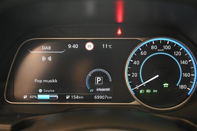 2019 NISSAN LEAF - 19