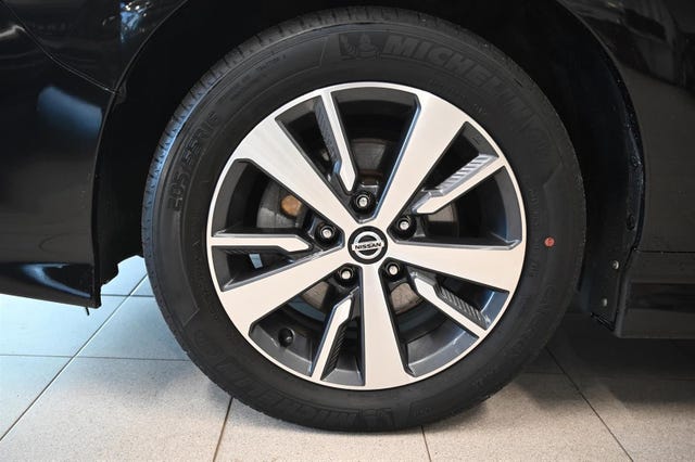 2019 NISSAN LEAF - 11