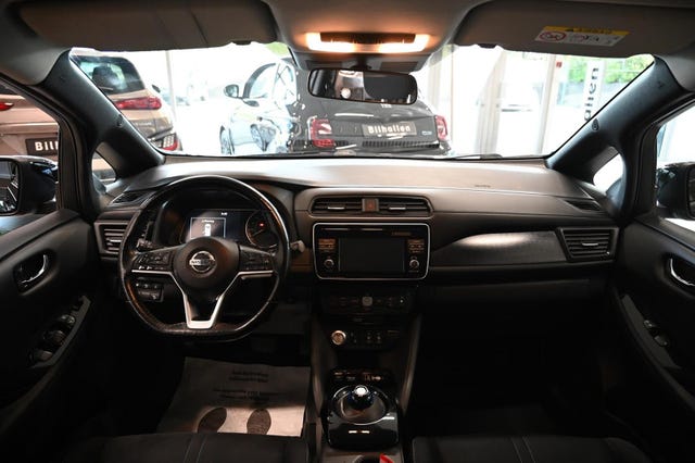 2019 NISSAN LEAF - 17