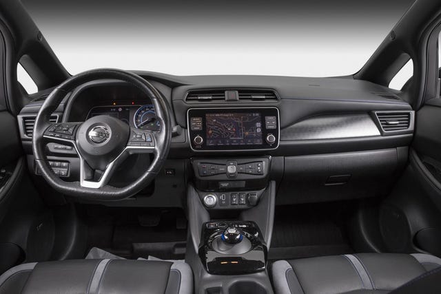 2019 NISSAN LEAF - 17