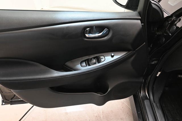 2021 NISSAN LEAF - 7