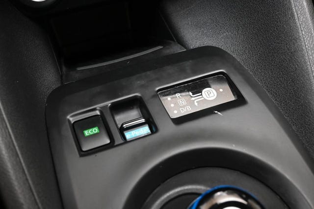 2021 NISSAN LEAF - 18