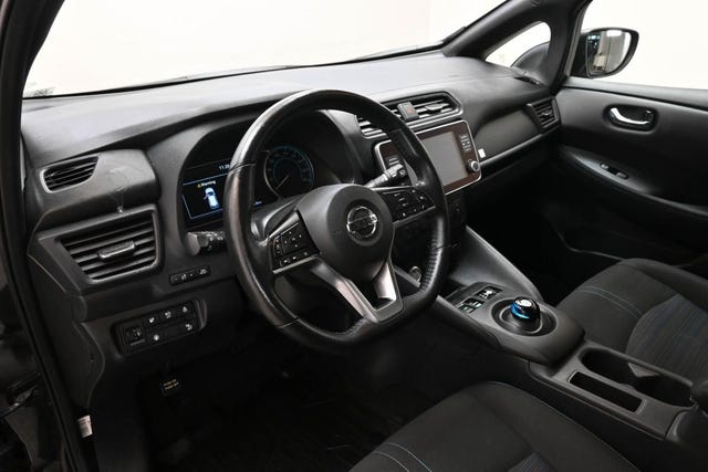 2021 NISSAN LEAF - 11