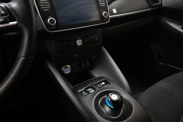 2021 NISSAN LEAF - 17