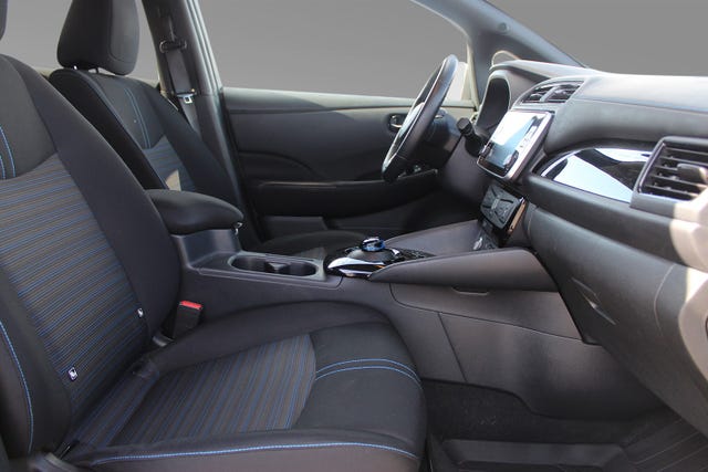 2021 NISSAN LEAF - 10