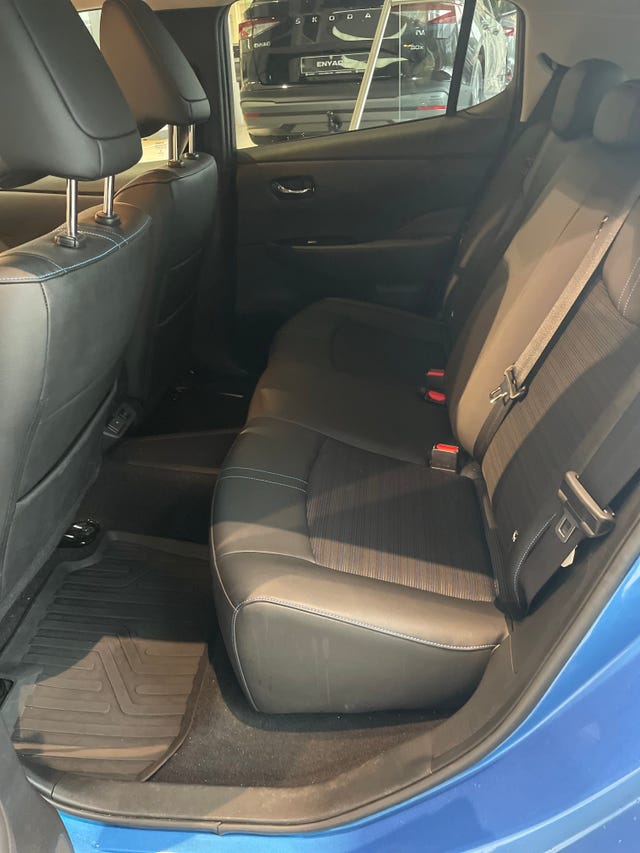 2021 NISSAN LEAF - 10