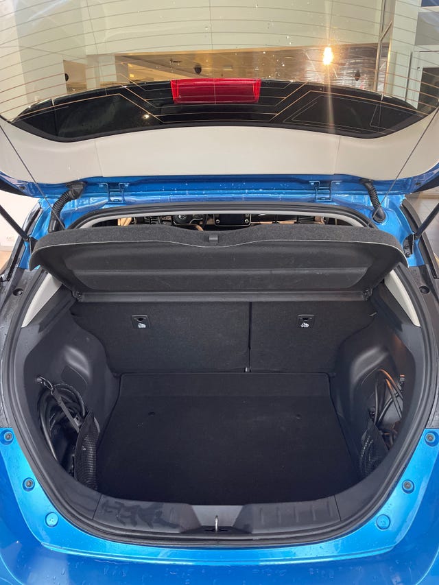 2021 NISSAN LEAF - 11