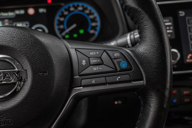 2019 NISSAN LEAF - 17