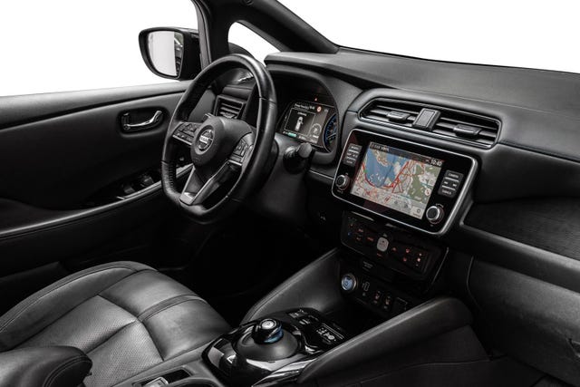 2019 NISSAN LEAF - 26