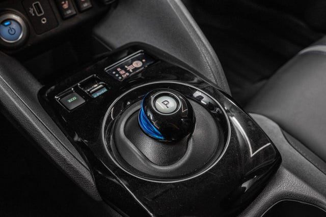 2019 NISSAN LEAF - 12