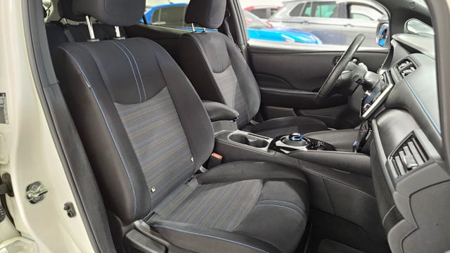 2019 NISSAN LEAF - 38