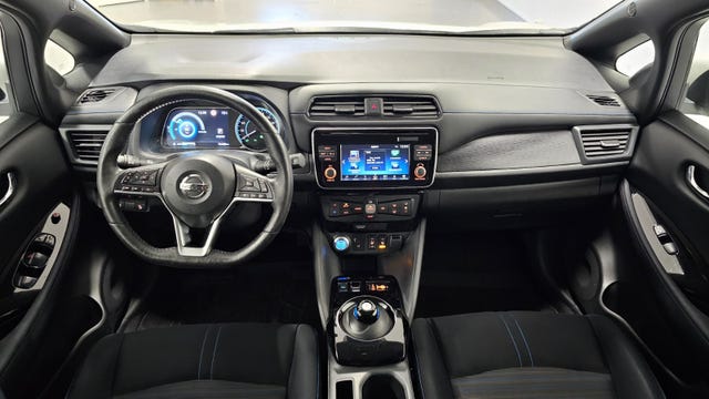2019 NISSAN LEAF - 12