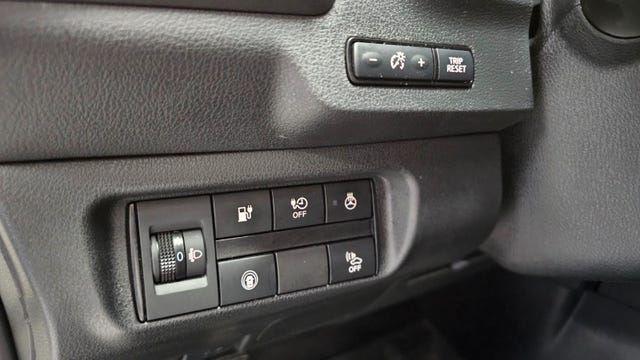 2019 NISSAN LEAF - 19