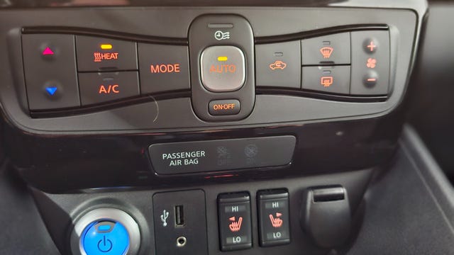 2019 NISSAN LEAF - 29
