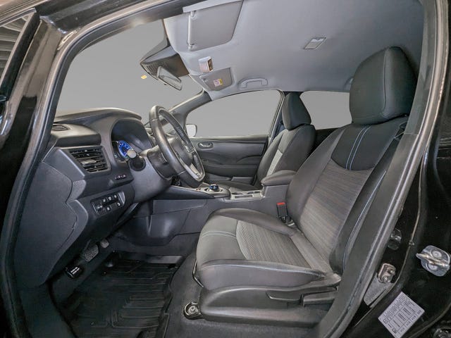 2021 NISSAN LEAF - 10