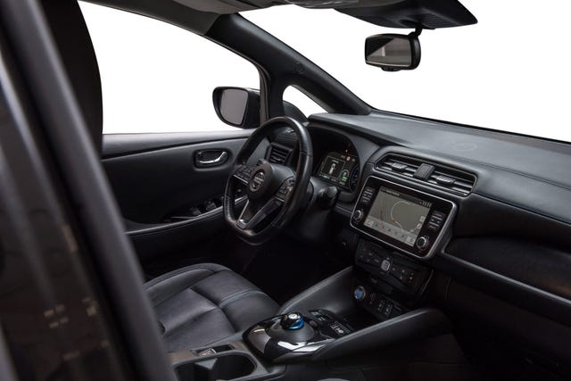 2019 NISSAN LEAF - 25
