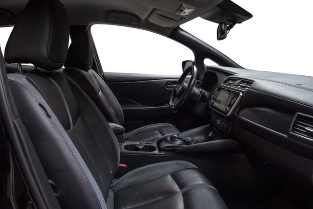 2019 NISSAN LEAF - 24