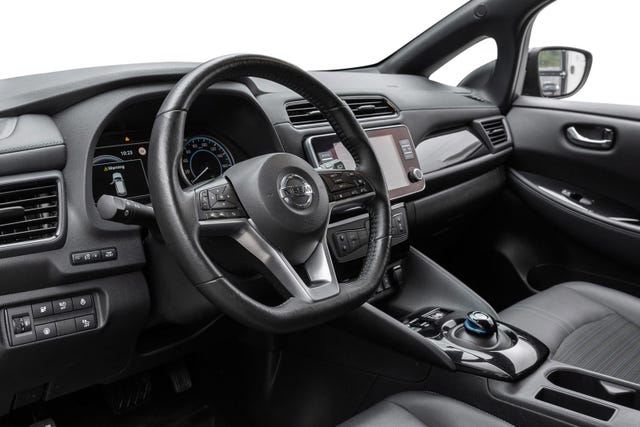 2021 NISSAN LEAF - 9