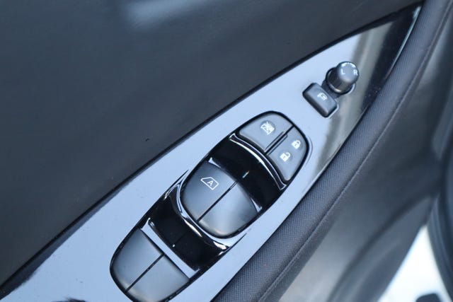 2021 NISSAN LEAF - 7