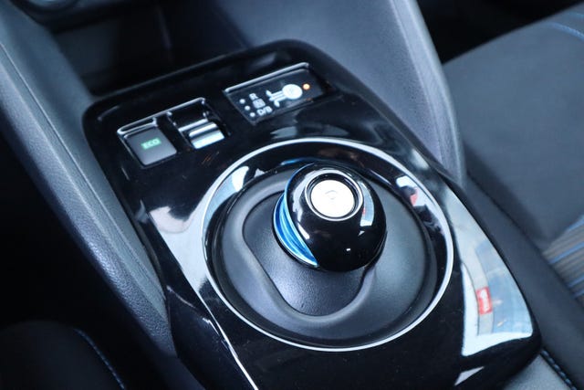 2021 NISSAN LEAF - 22